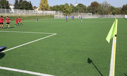 Nogometno igralište s umjetnom travom