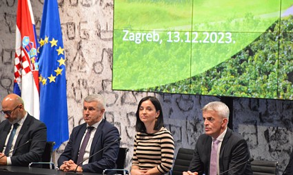 Ministrica poljoprivrede Marija Vučković sa suradnicima