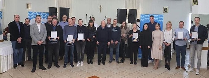 Dobitnici nagrade s ministricom Vučković