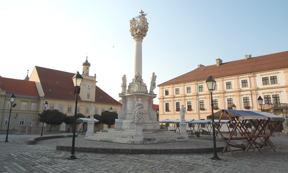 Trg Svetog Trojstva u Tvrđi